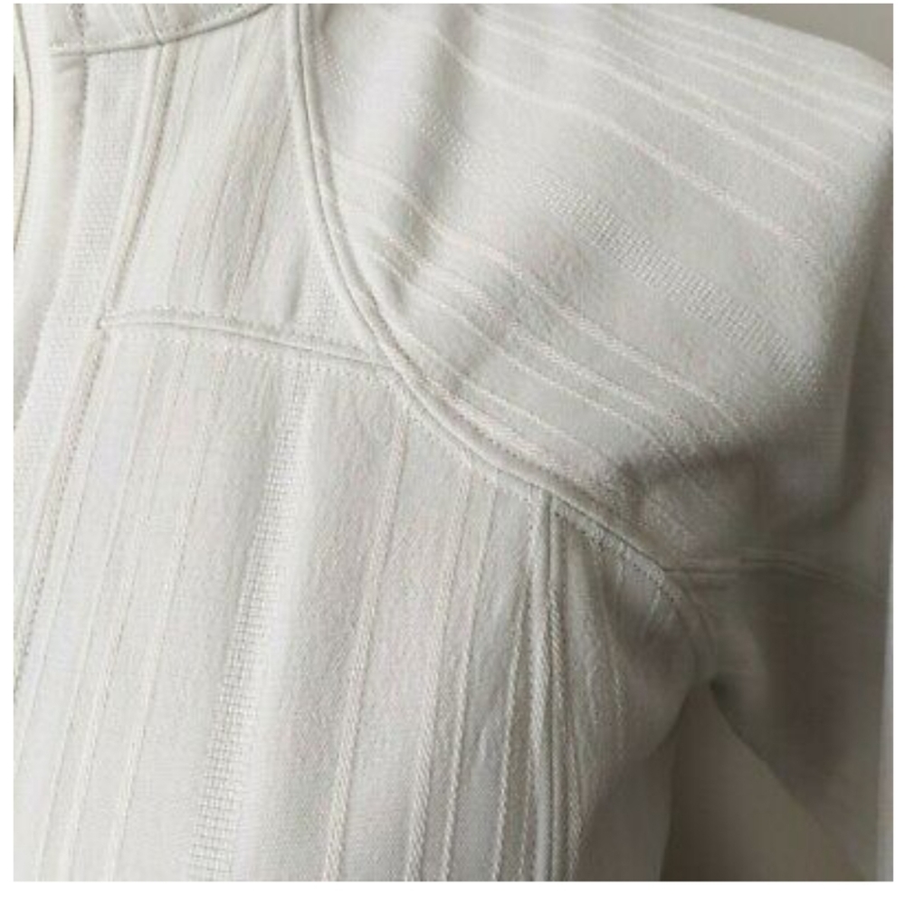 Size 6 RARE Lululemon Embark Softshell Jacket - Picture 5 of 5